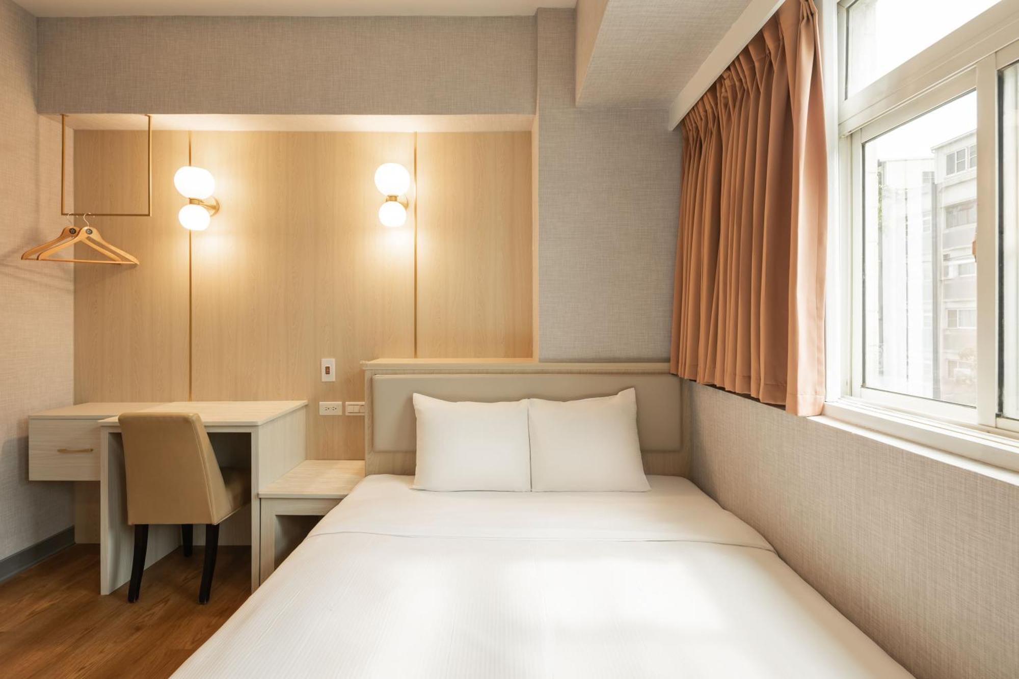 Kindness Hotel Weiwuying Kaohsiung Exterior photo