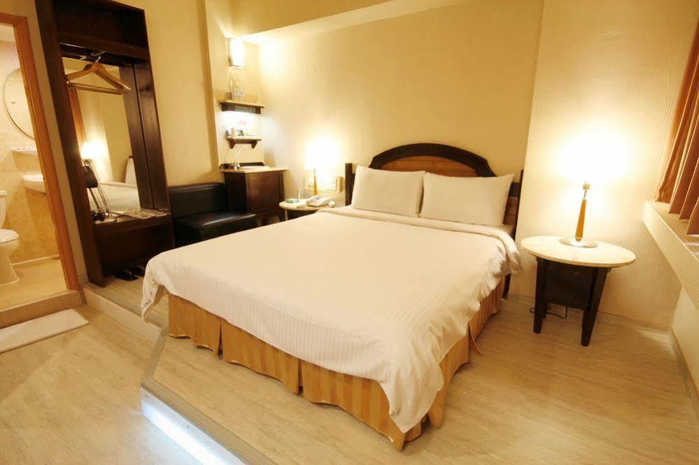 Kindness Hotel Weiwuying Kaohsiung Exterior photo